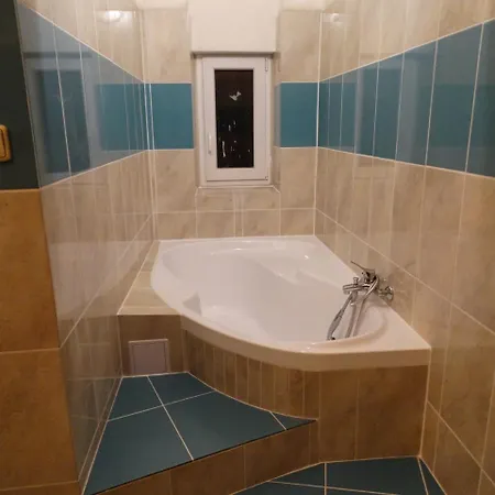 Uniqhotel Vojkovice Nad Ohri 3* Chodov (Karlovy Vary)