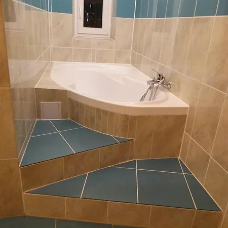 Uniqhotel Vojkovice Nad Ohri Gasthof 3*