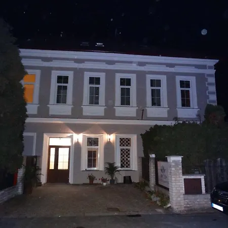 Gasthof Uniqhotel Vojkovice Nad Ohri 3*