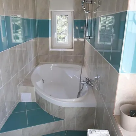 Uniqhotel Vojkovice Nad Ohri 3* Chodov (Karlovy Vary)