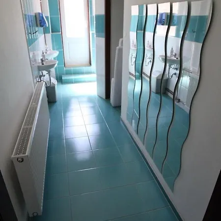 Uniqhotel Vojkovice Nad Ohri 3*