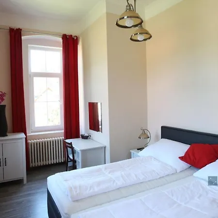 Uniqhotel Vojkovice Nad Ohri 3*